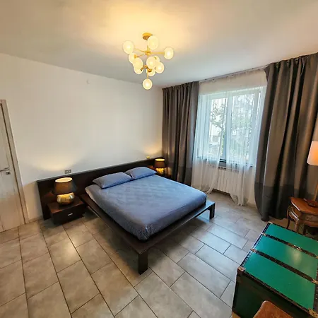 Alysnest Apartment