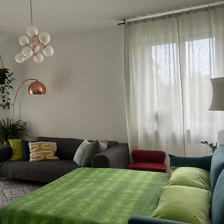 Alysnest Apartment *